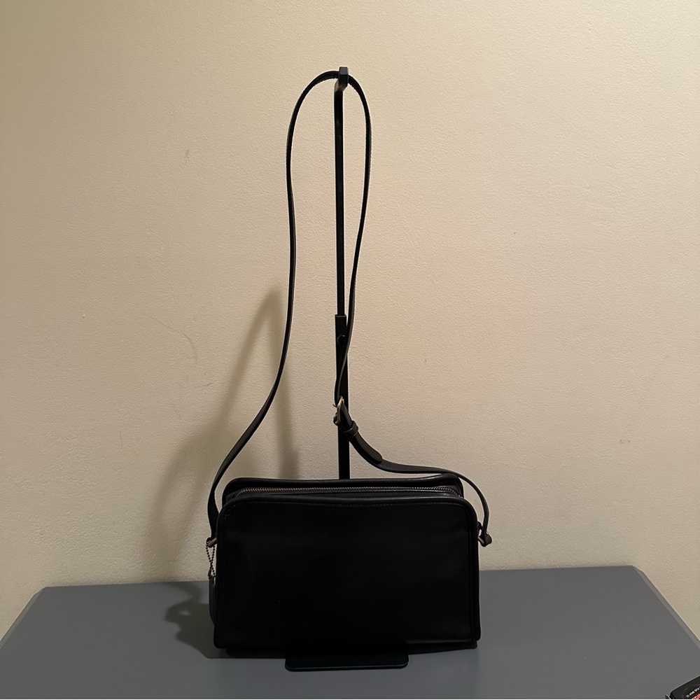Vintage Coach Sutton Crossbody Black Leather Bag style 9814 (2000)